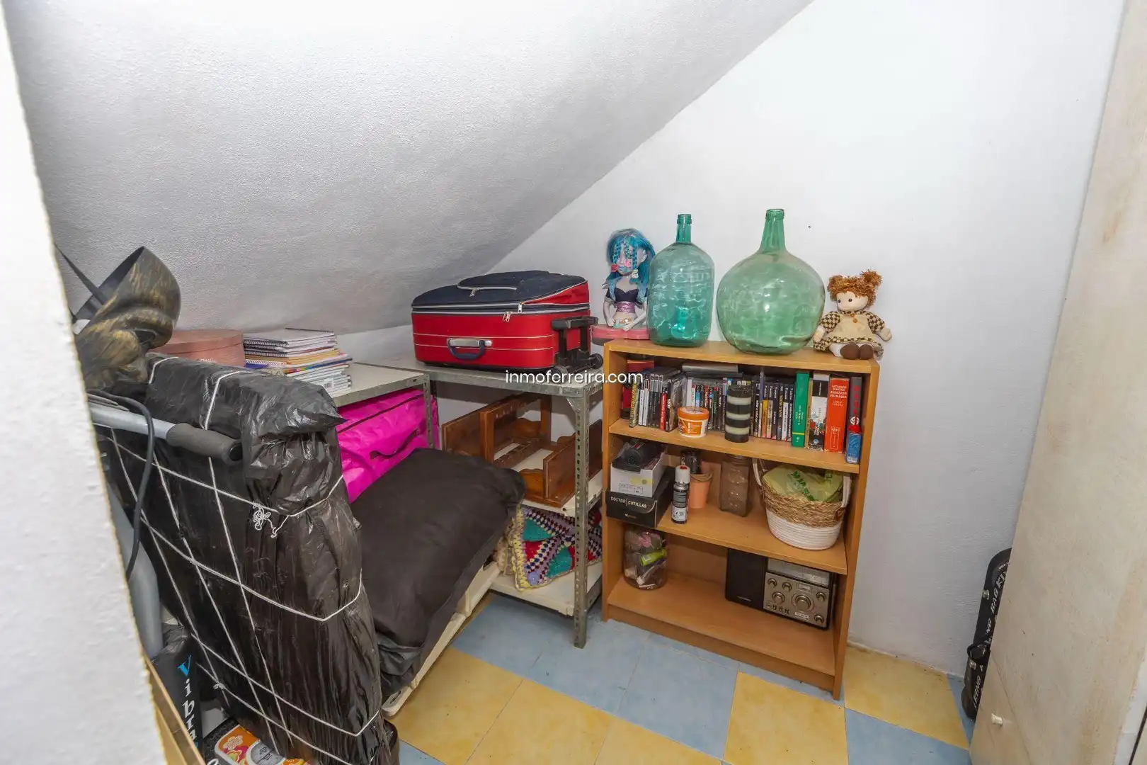 Bedroom of Houses for sale in Darro  with Storage room