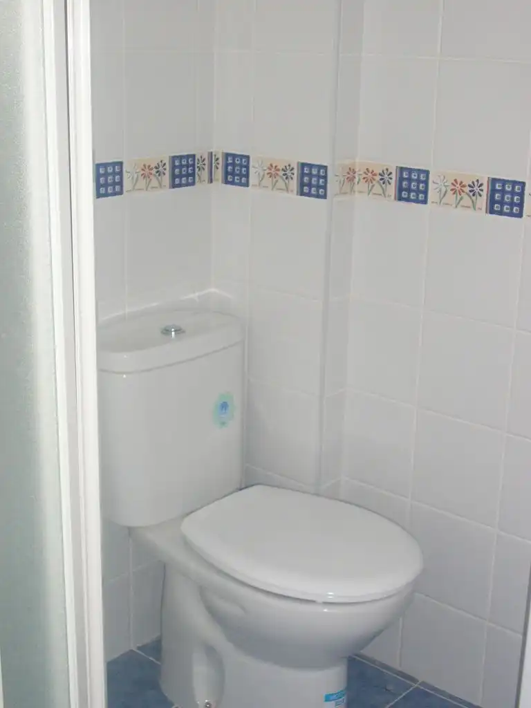 Baño de Piso de alquiler en Zaragoza con Calefacción, Amueblado y Horno