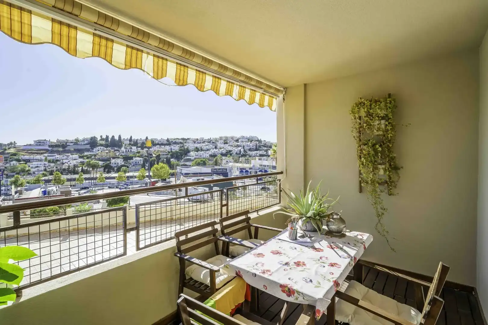 Balcony of Flat for sale in Fuengirola  with Air Conditioner, Storage room and Swimming Pool