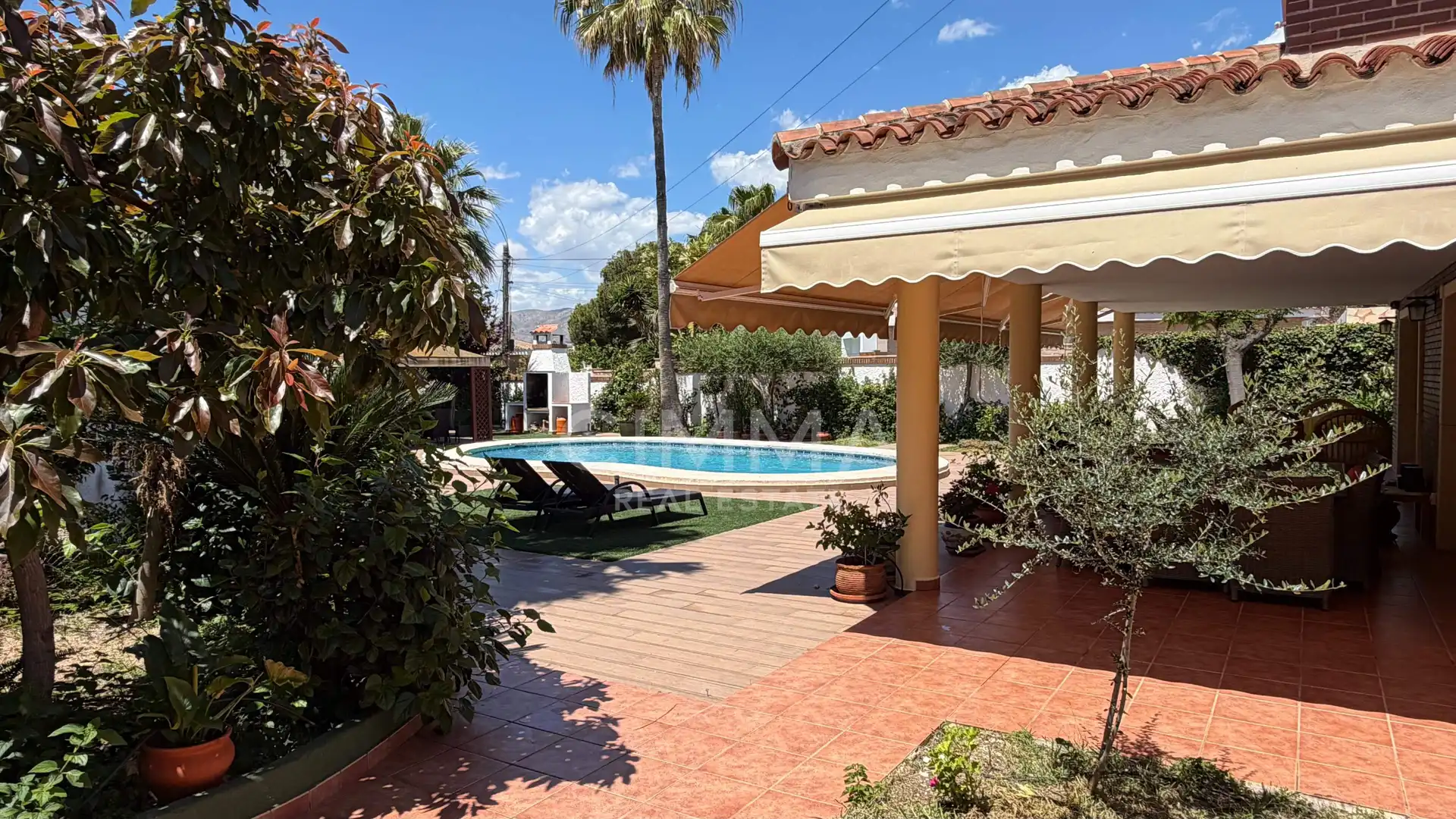 Piscina de Casa o chalet en venta en Benidorm con Aire acondicionado, Calefacción y Jardín privado