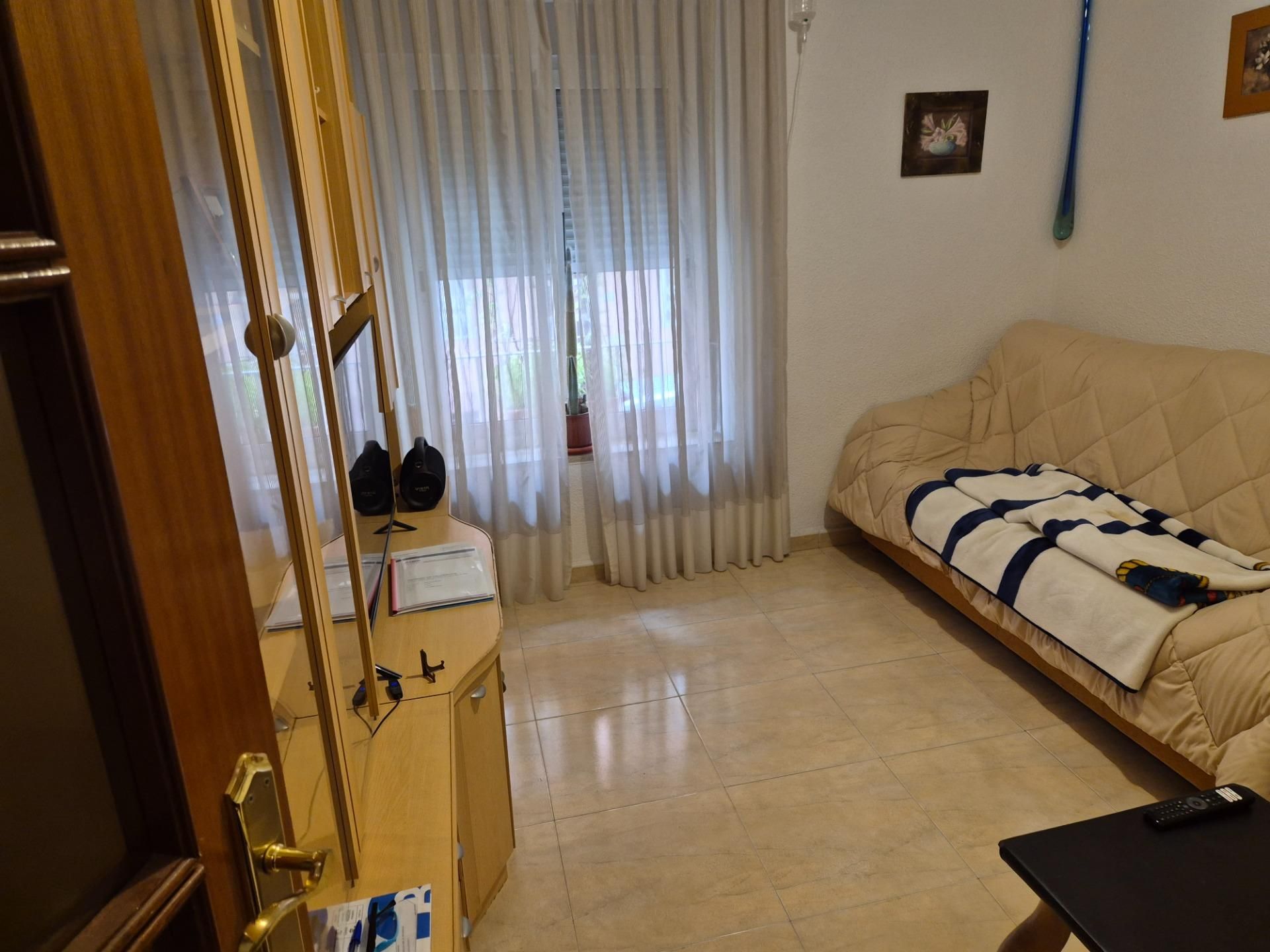 Dormitori de Planta baixa en venda en Elda