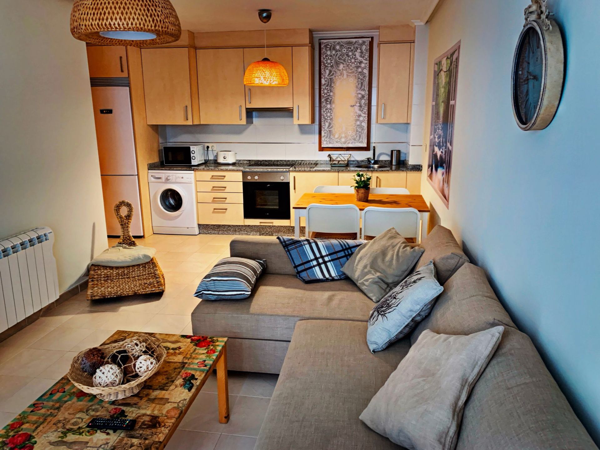 Living room of Flat for sale in Barreiros  with Storage room, Furnished and Oven