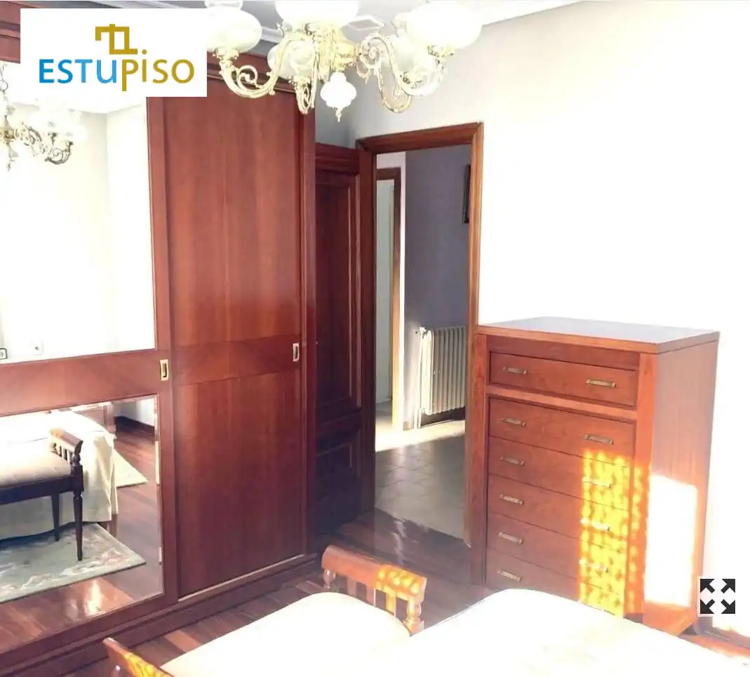 Habitación de Residencial en venta en Mansilla Mayor