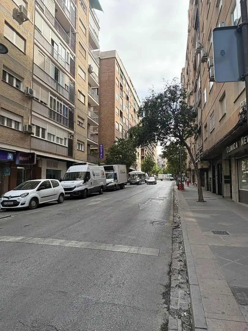 Vista exterior de Pis de lloguer en Granada amb Aire condicionat i Moblat