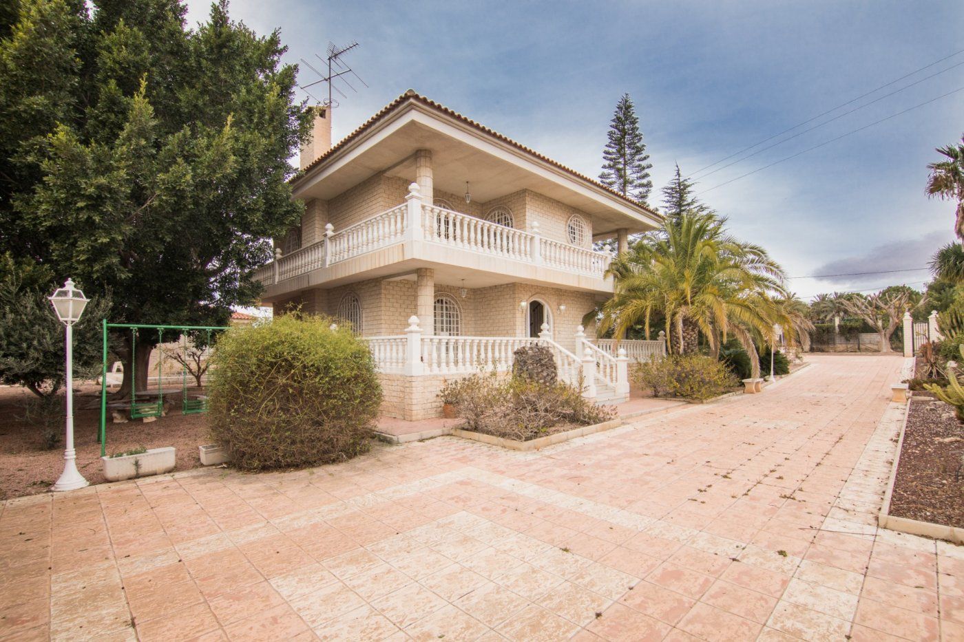 Vista exterior de Casa o xalet en venda en Elche / Elx amb Aire condicionat, Calefacció i Terrassa