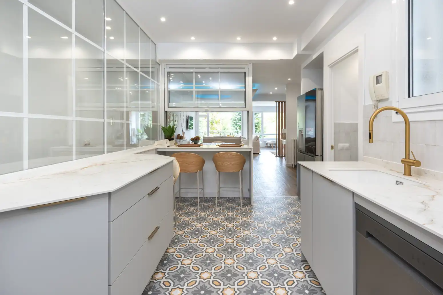 Kitchen of Flat for rent in Oviedo   with Heating and Terrace