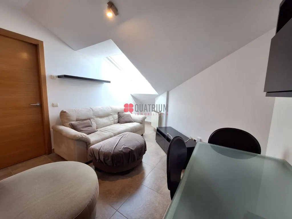 Living room of Attic for rent in Santiago de Compostela   with Heating, Storage room and Furnished