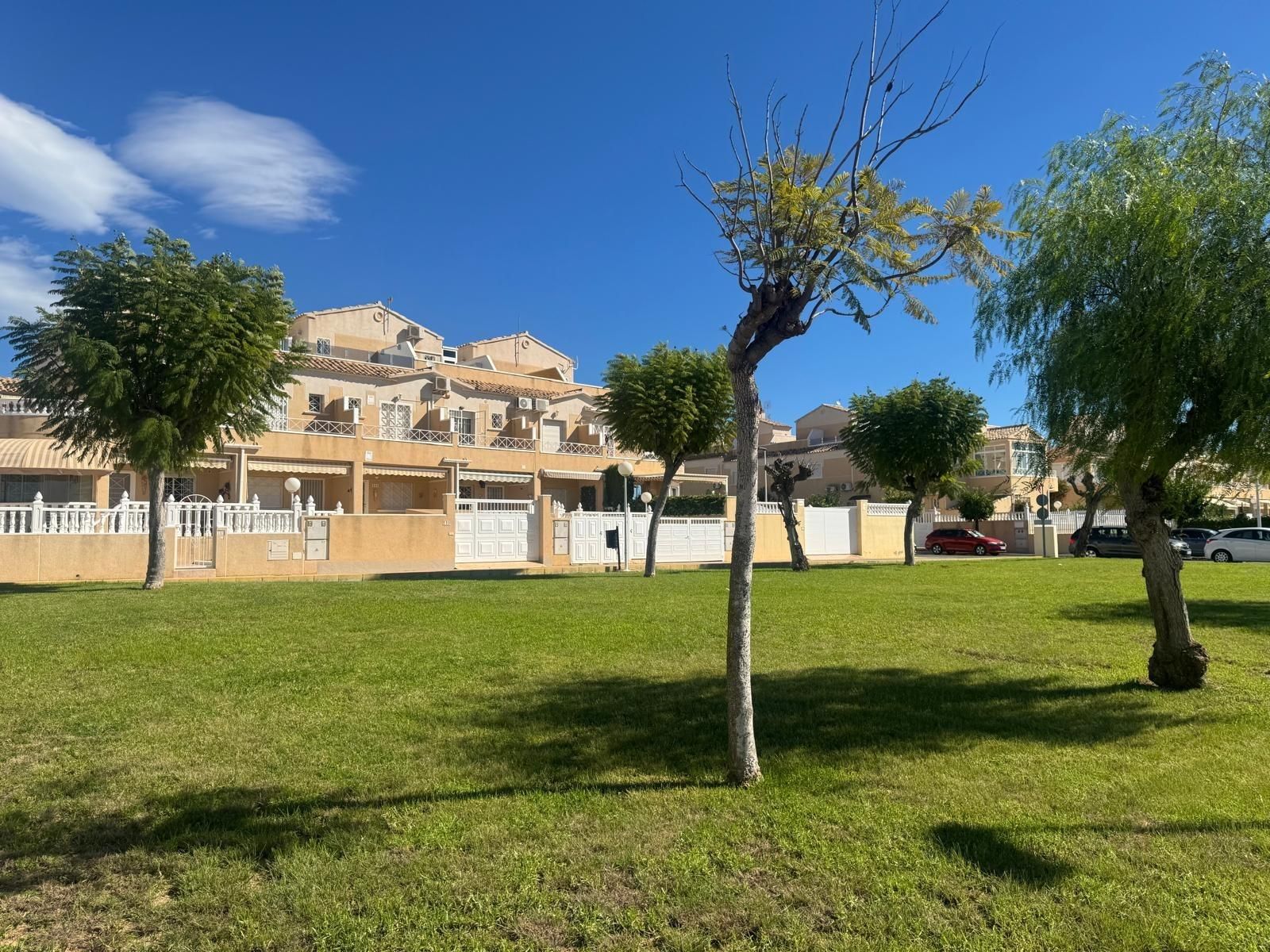 Exterior view of Single-family semi-detached for sale in Torrevieja