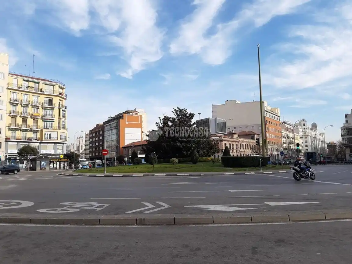 Vista exterior de Piso en venta en Madrid