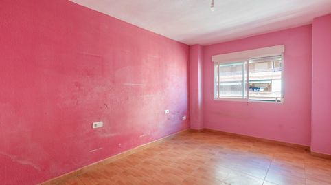 Foto 5 de Piso en venta en Calle Almuñecar, 4, Barrio de Zaidín, Granada Capital