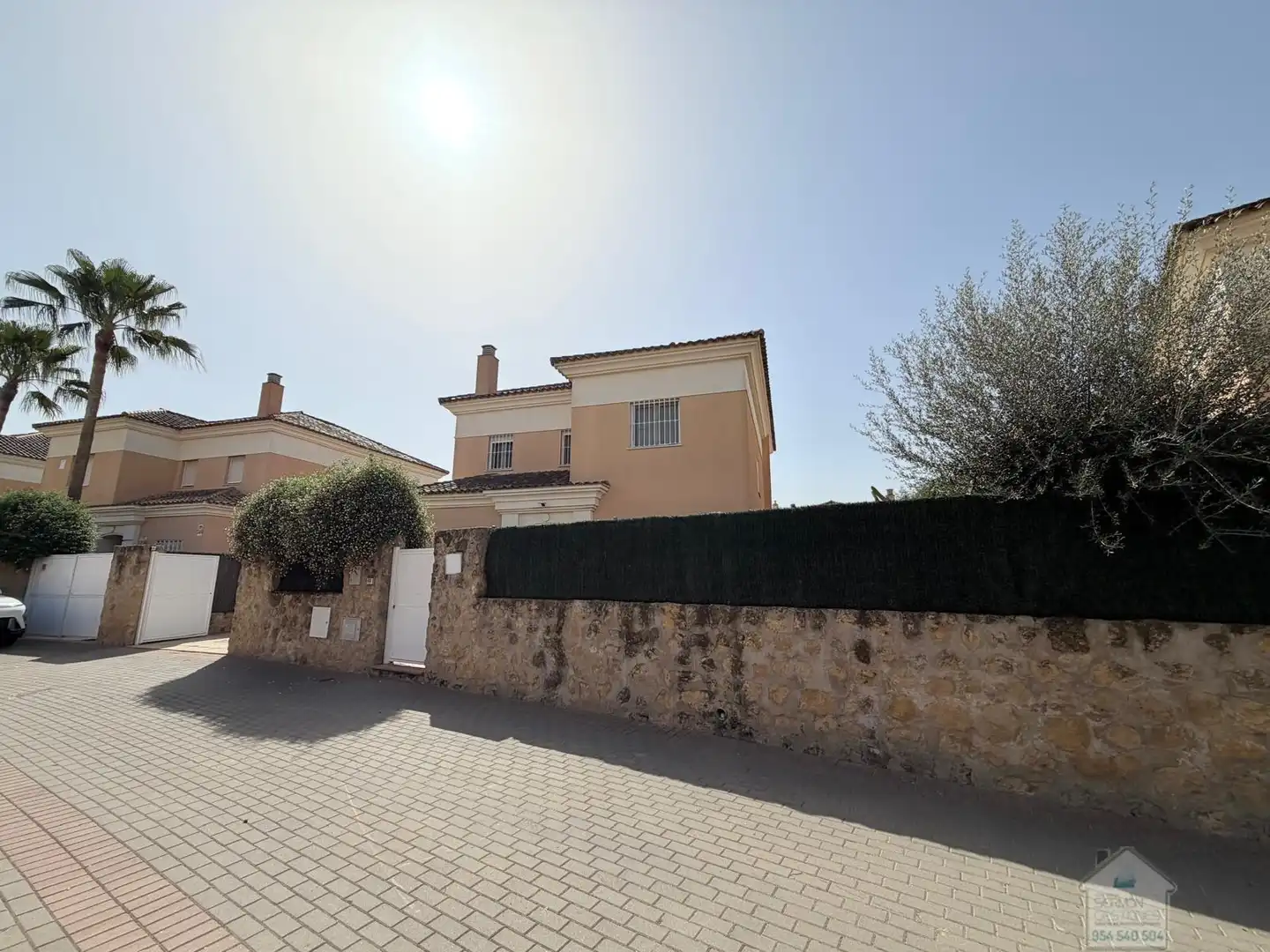 Vista exterior de Casa o chalet en venta en Montequinto con Aire acondicionado, Terraza y Trastero