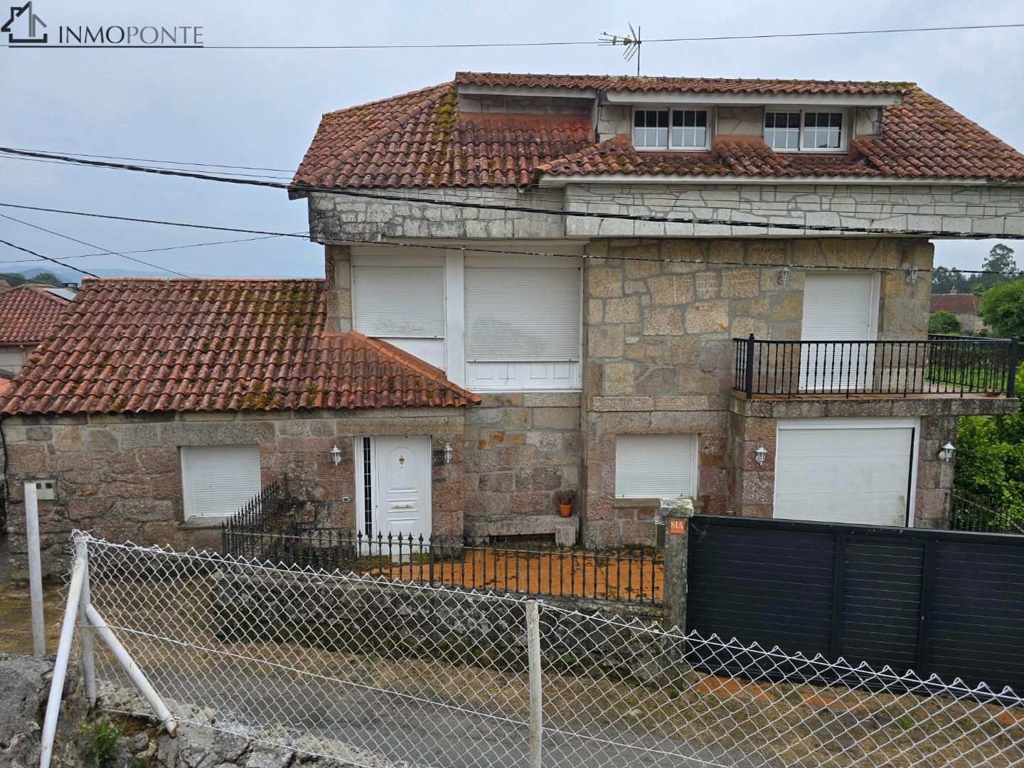 Vista exterior de Casa o xalet en venda en Ponte Caldelas amb Jardí privat