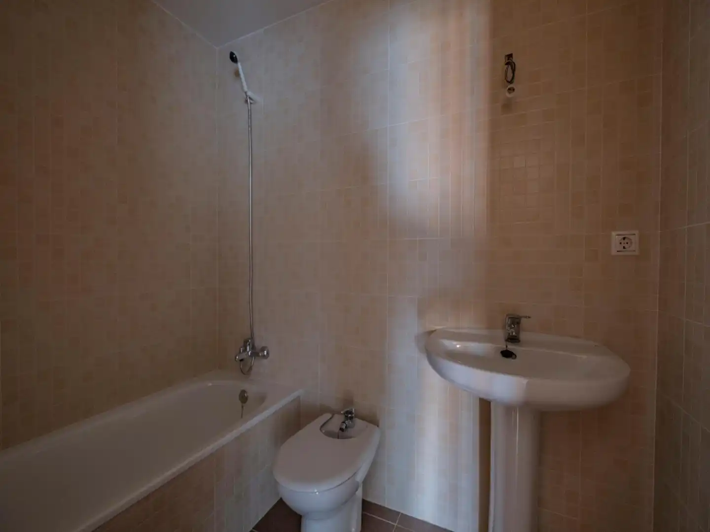 Baño de Piso en venta en Ávila con Terraza y Trastero