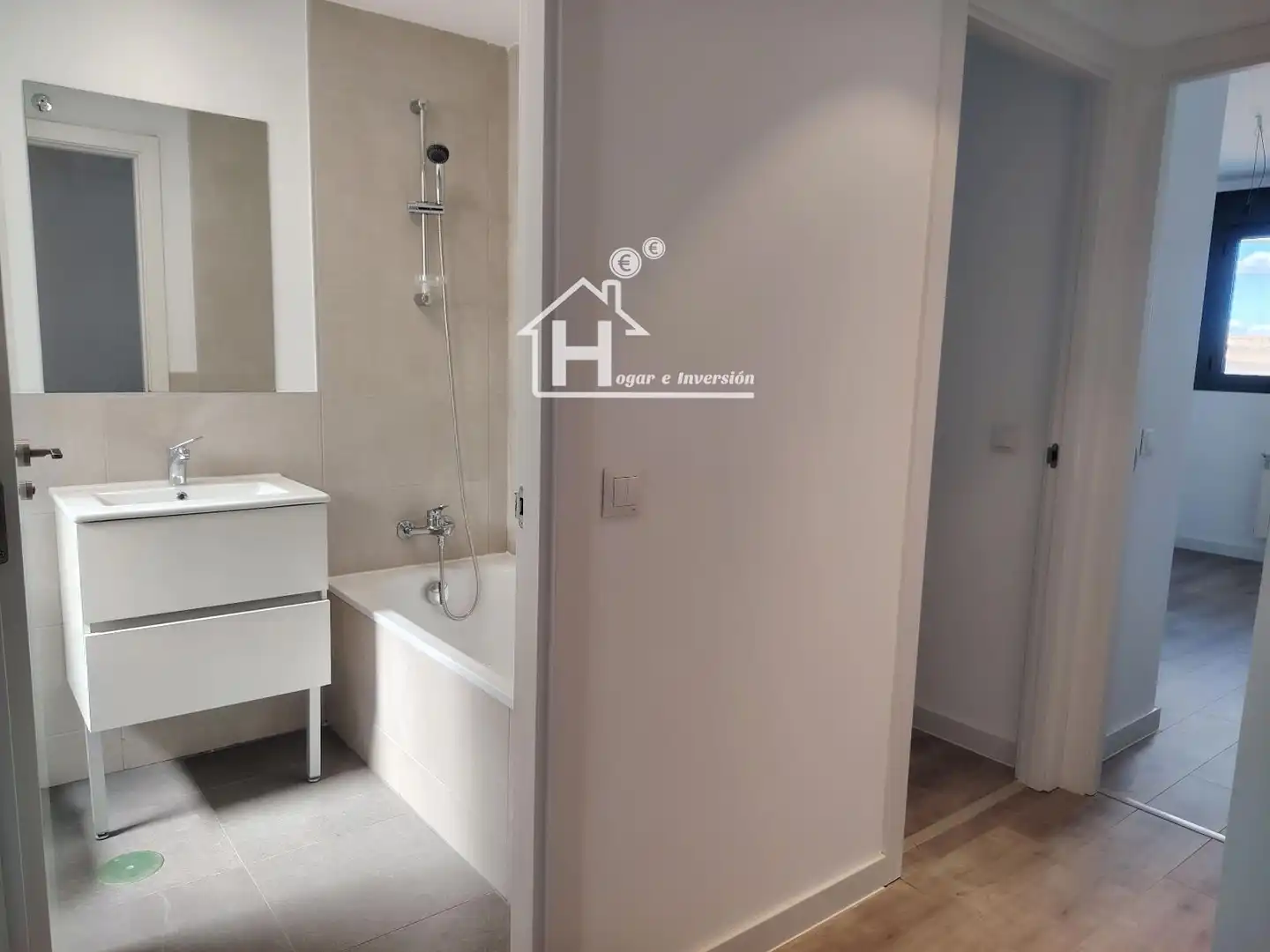 Badezimmer von Wohnung zur Miete in Guadalajara mit Klimaanlage, Heizung und Terrasse