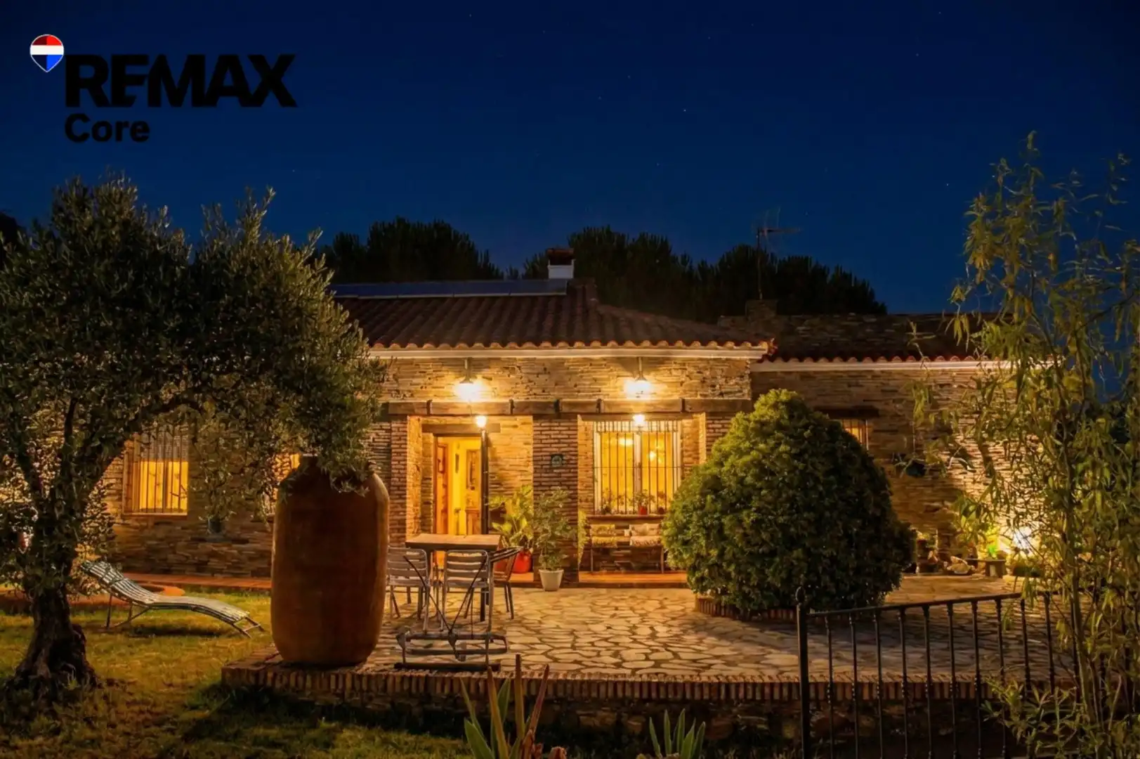 Vista exterior de Casa o xalet en venda en Puebla de Obando amb Aire condicionat, Calefacció i Jardí privat