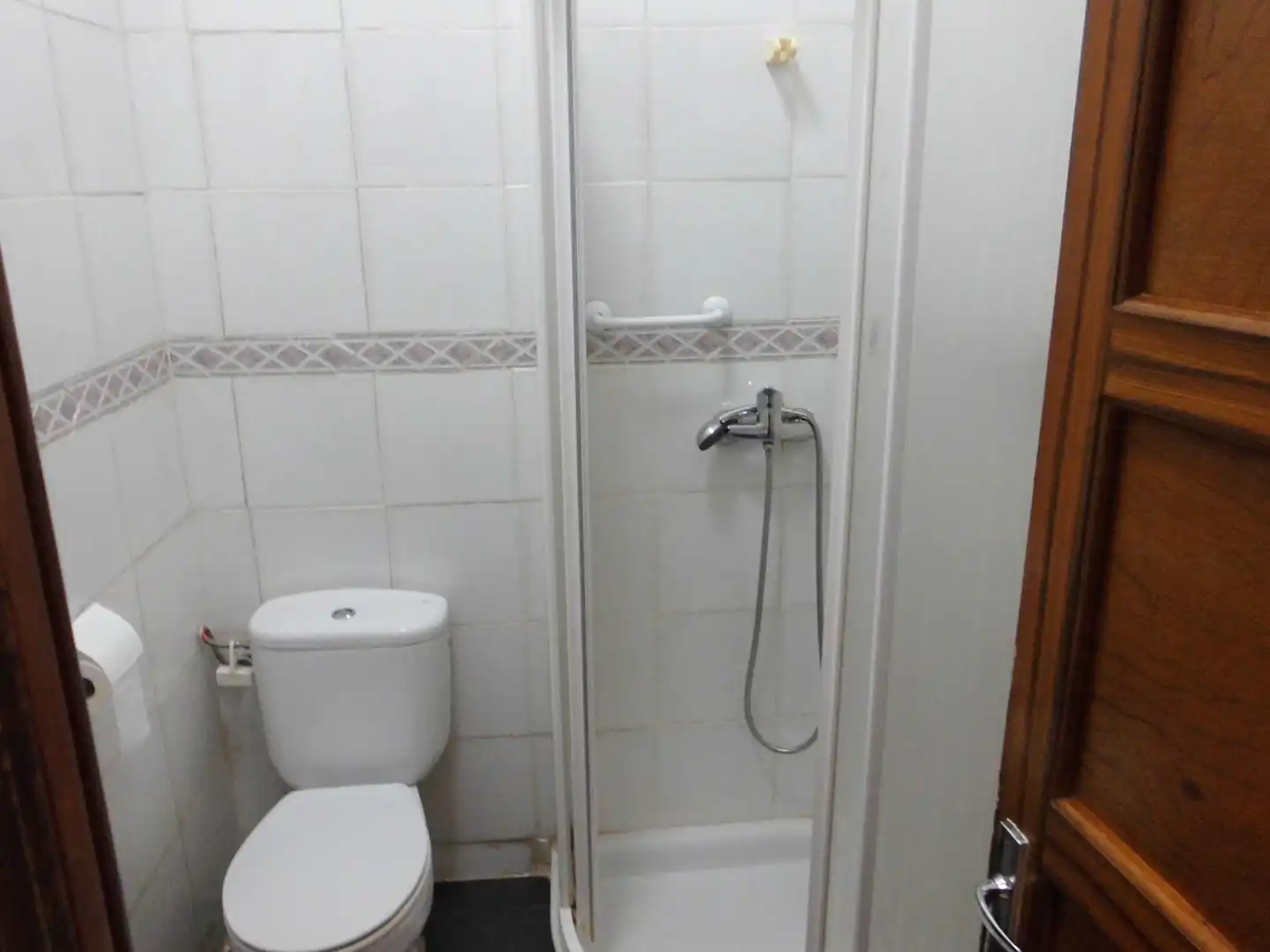 Badezimmer von Einfamilien-Reihenhaus zum Verkauf in Belchite mit Heizung, Terrasse und Abstellraum