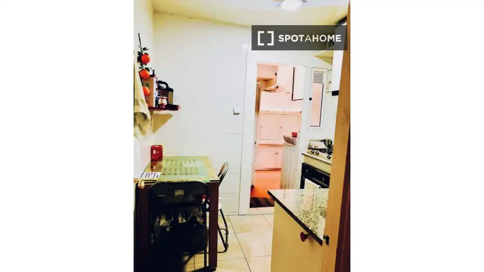Cocina de Piso de alquiler en Barcelona con Aire acondicionado, Calefacción y Amueblado