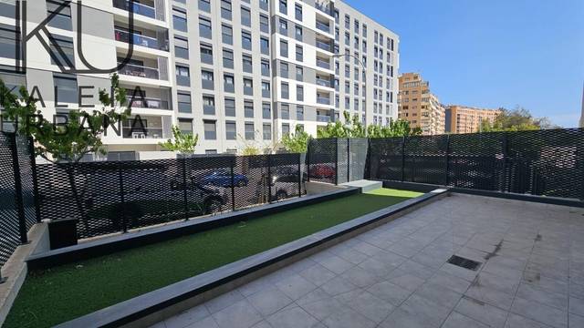 Local comercial en Venta en Calle Doctora Damiana Zaragoza en Paus - Poligono San Blas
