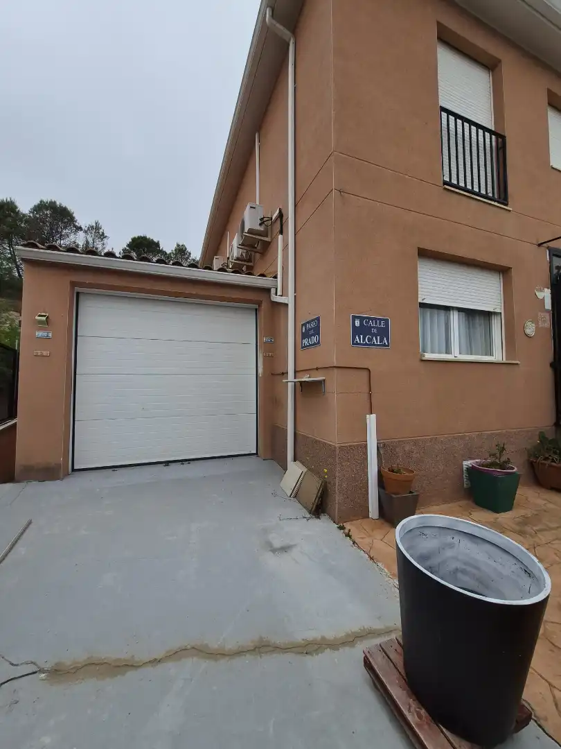 Parking of Detached homes for sale in Almoguera  with Furnished