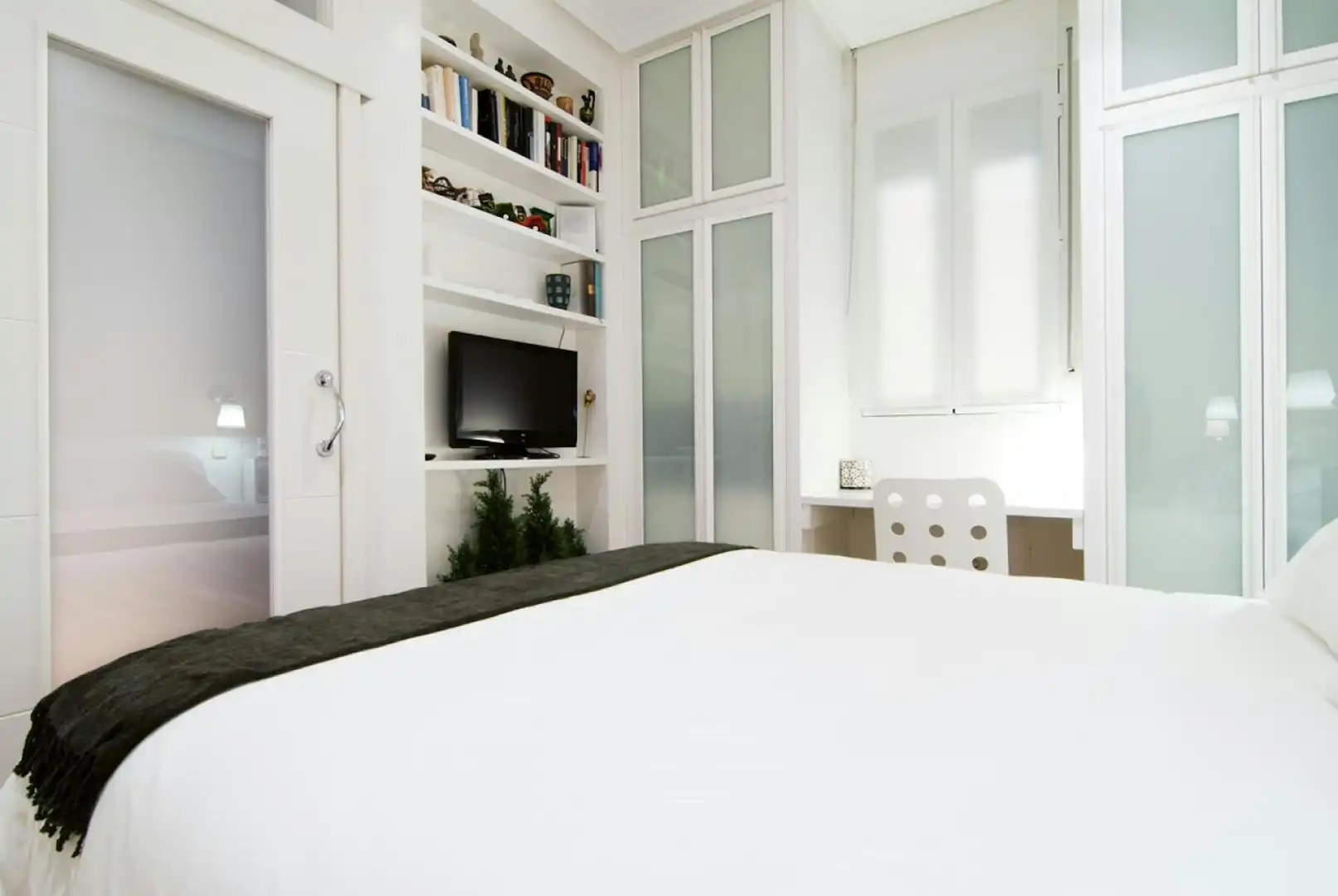 Bedroom of Flat for rent in Madrid  with Air Conditioner, Furnished and Washing machine
