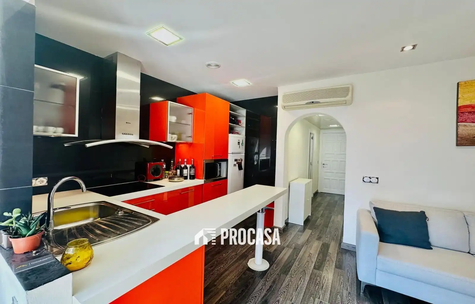 Küche von Wohnung zum Verkauf in Empuriabrava mit Klimaanlage, Heizung und Terrasse