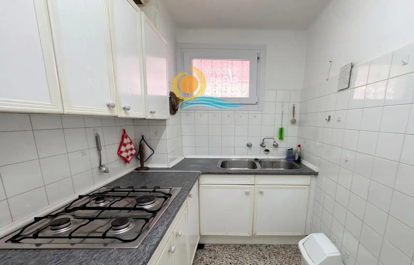 Cuina de Pis en venda en Roses amb Calefacció, Terrassa i Moblat