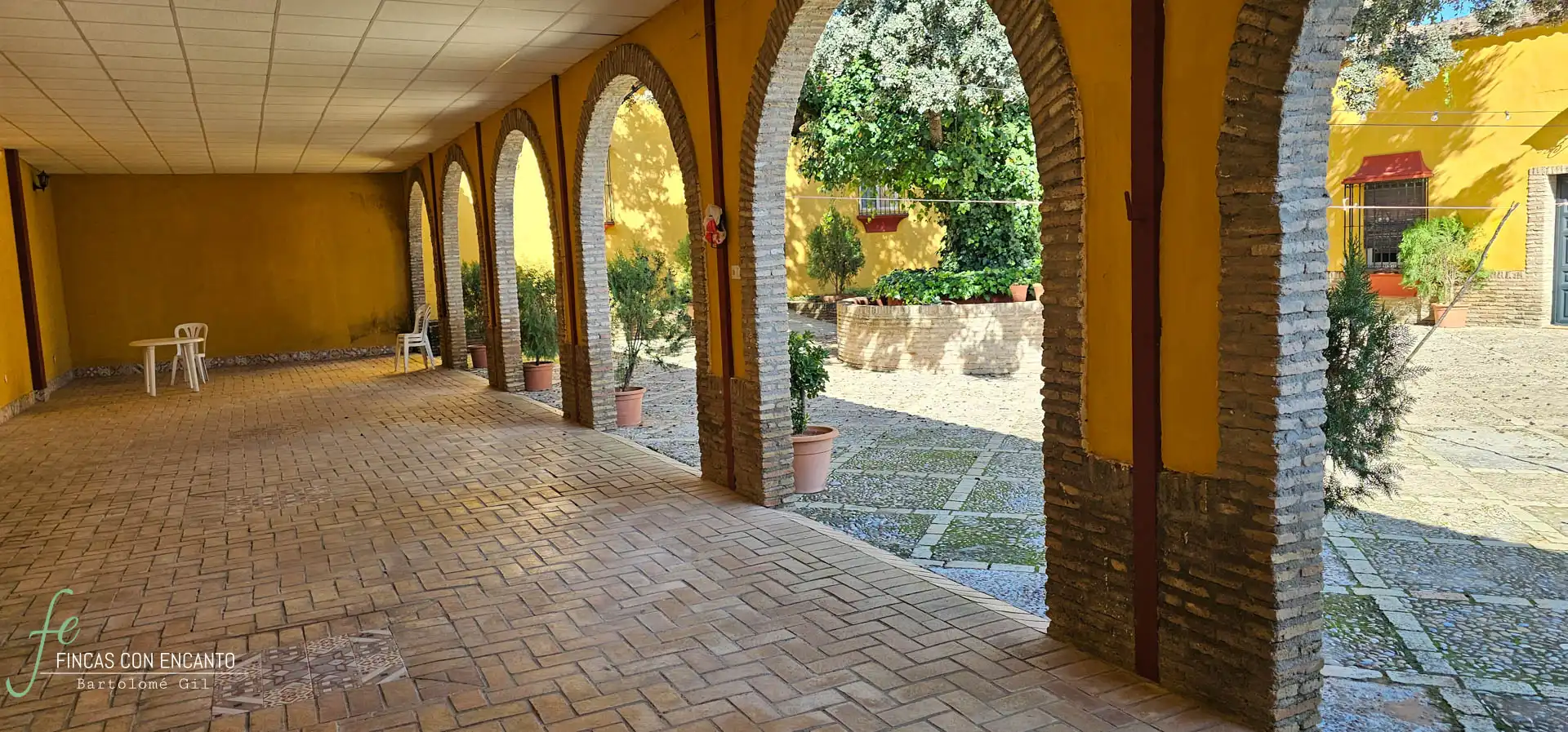Finca rústica en venda en Morón de la Frontera amb Jardí privat, Terrassa i Piscina