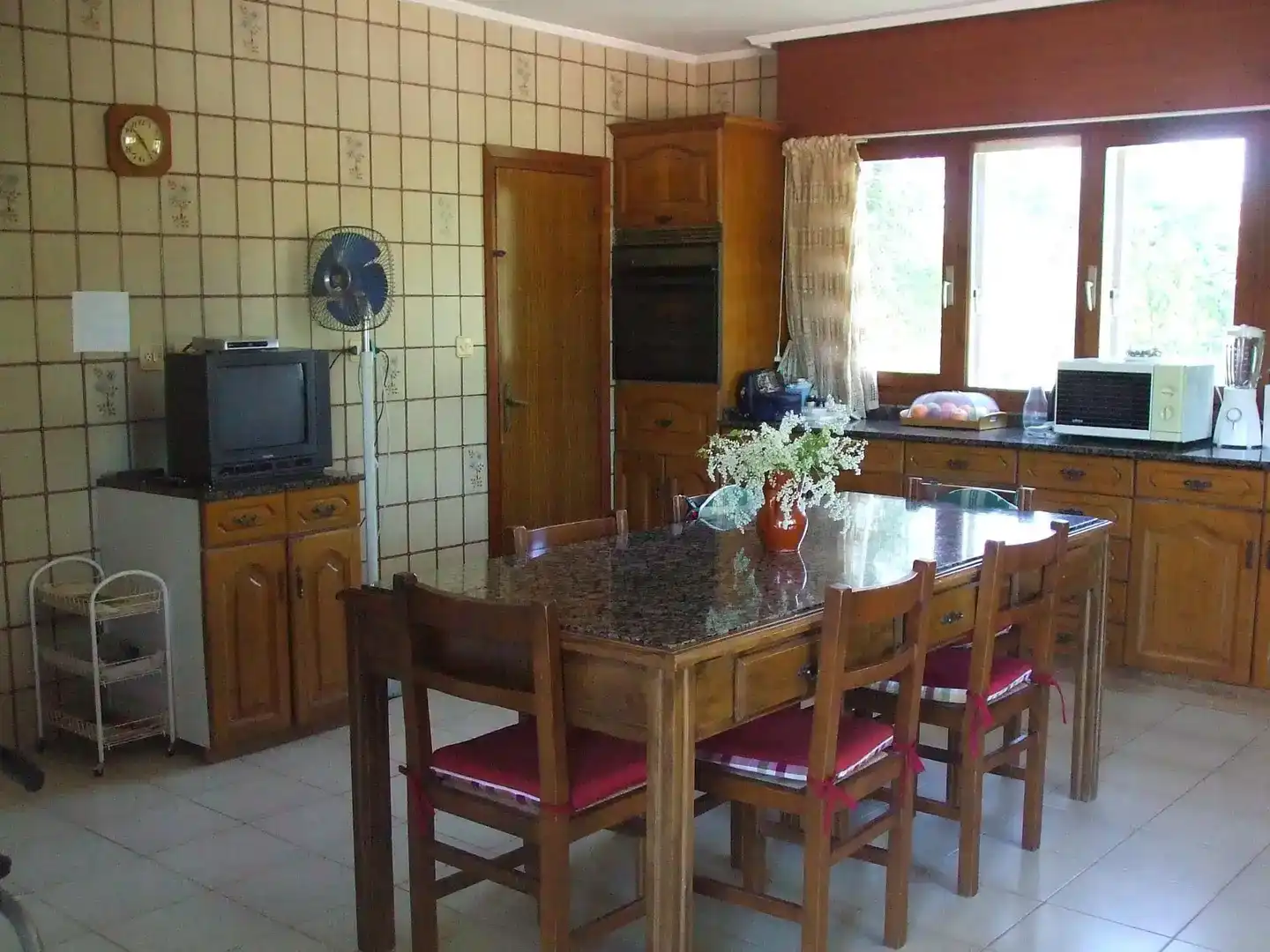 Cuina de Finca rústica en venda en Merindad de Cuesta-Urria amb Jardí privat, Traster i Piscina
