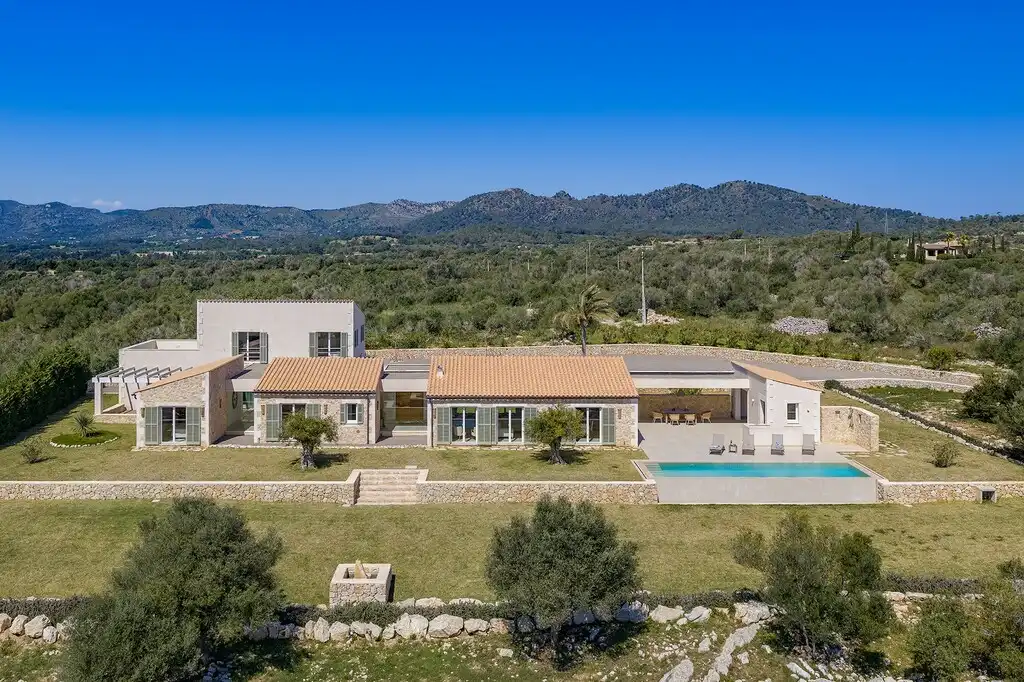 Country house with pool for sale in Manacor Centre