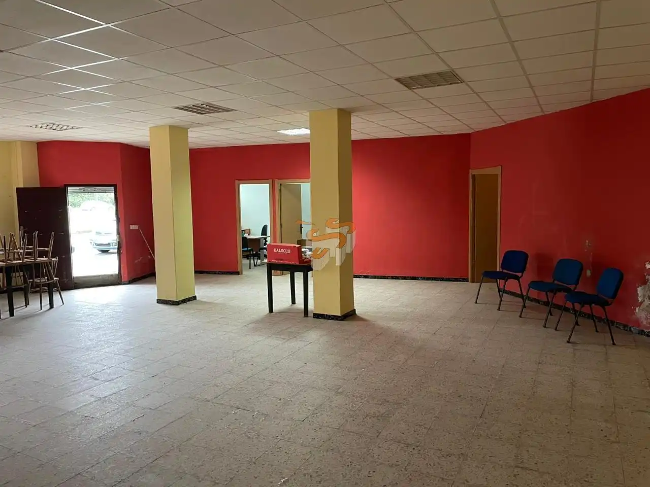 Business premises to rent in A Malata - Catabois - Ciudad Jardín