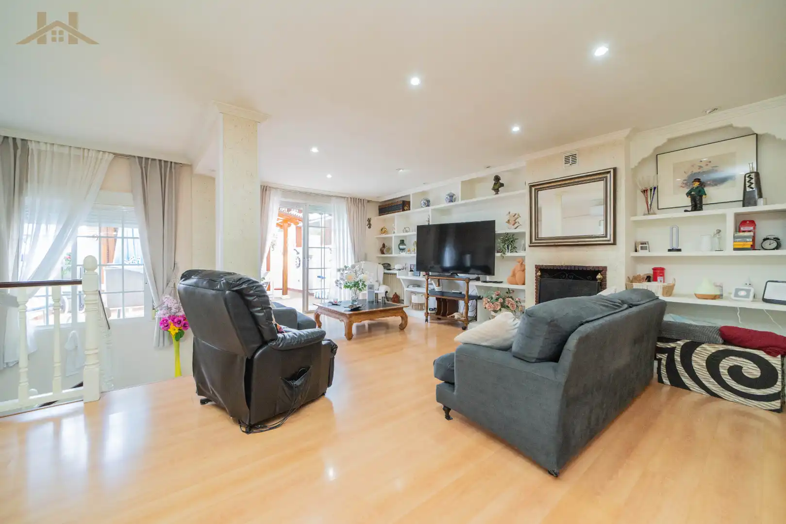 Sala de estar de Casa adosada en venta en Rivas-Vaciamadrid con Aire acondicionado, Calefacción y Jardín privado