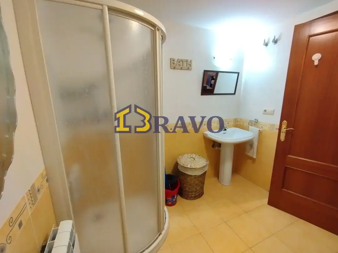 Badezimmer von Wohnung zur Miete in Medina de Pomar mit Heizung und Abstellraum