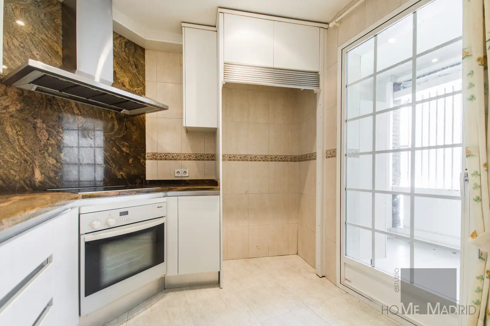 Kitchen of Flat for sale in Madrid  with Air Conditioner, Heating and Parquet flooring