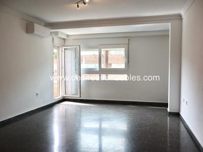 Flat to rent in  Valencia Capital  with Air Conditioner and Balcony