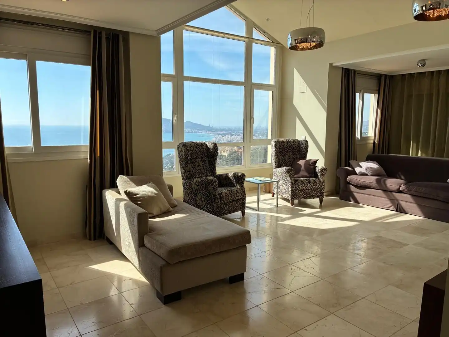 Wohnzimmer von Dachboden zum Verkauf in Altea mit Klimaanlage, Heizung und Möbliert