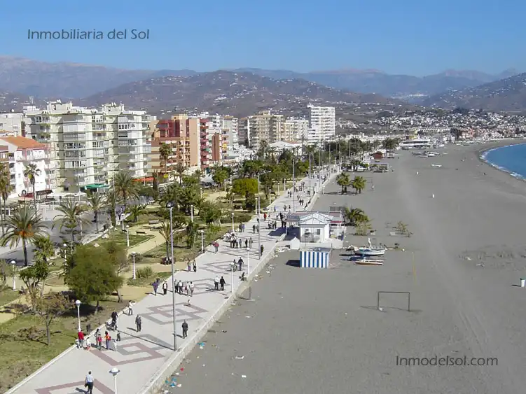Außenansicht von Wohnung zum Verkauf in Vélez-Málaga mit Klimaanlage, Terrasse und Möbliert