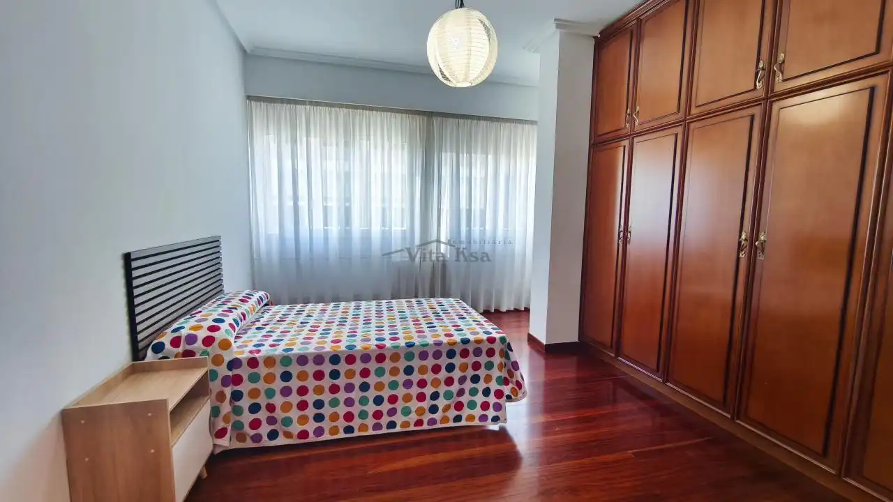 Bedroom of Flat for rent in Ourense Capital   with Heating, Parquet flooring and Storage room
