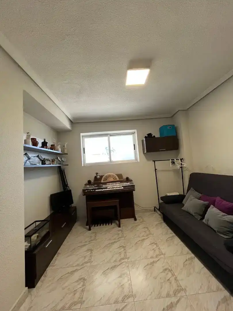 Casa o chalet de alquiler en Calvarrasa de Abajo con Jardín privado, Piscina y Amueblado