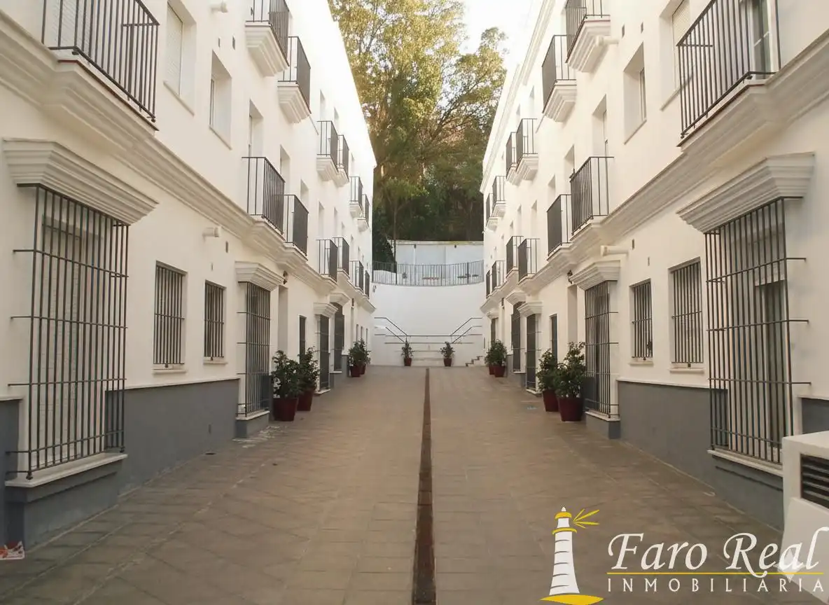 Vista exterior de Planta baja en venta en Sanlúcar de Barrameda con Aire acondicionado y Amueblado