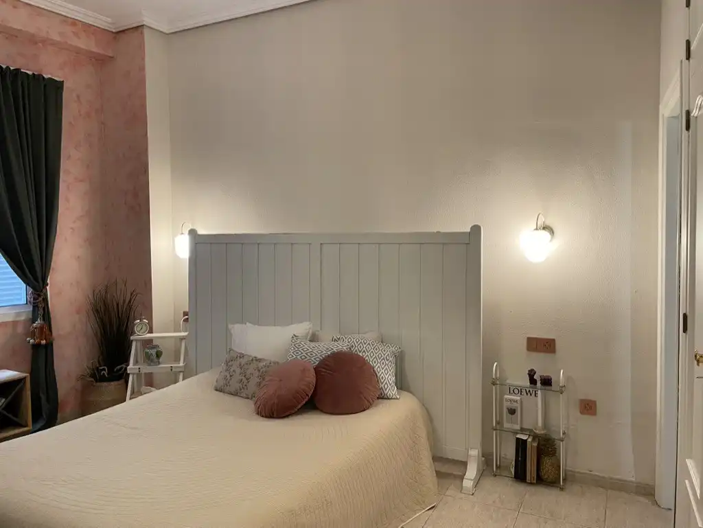 Study for rent in Santa Catalina
