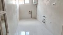 Bathroom of Flat for sale in Fuenlabrada