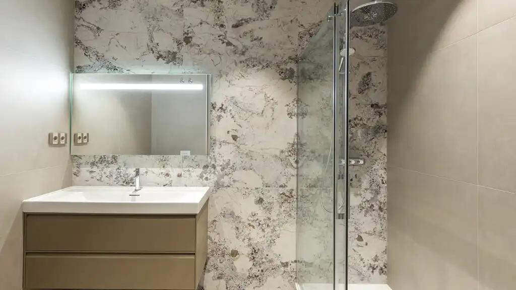 Badezimmer von Wohnungen zum Verkauf in Barcelona mit Klimaanlage, Heizung und Terrasse