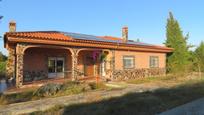 Exterior view of House or chalet for sale in Badajoz Capital  with Air Conditioner and Swimming Pool