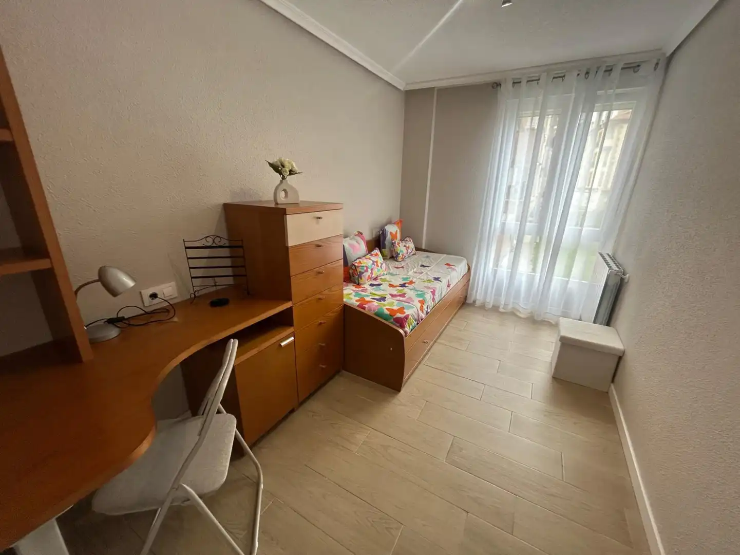 Schlafzimmer von Wohnung zur Miete in Cabezón de la Sal mit Heizung und Balkon