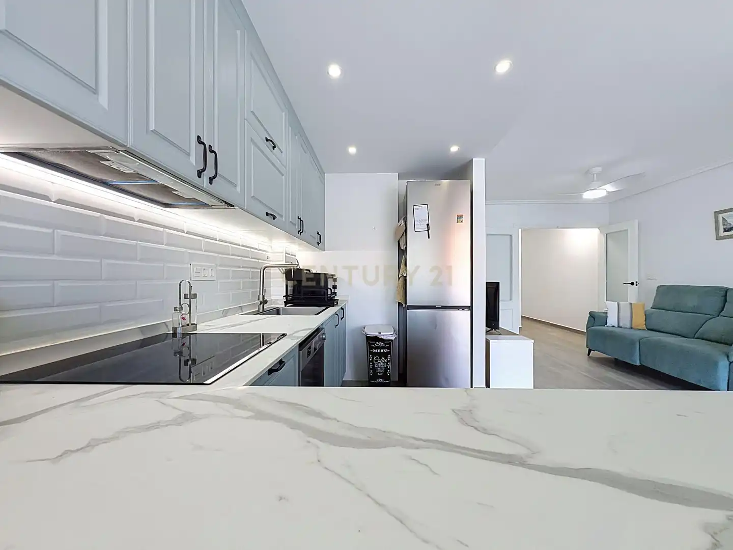 Kitchen of Apartments for rent in Torrevieja  with Air Conditioner, Oven and Washing machine