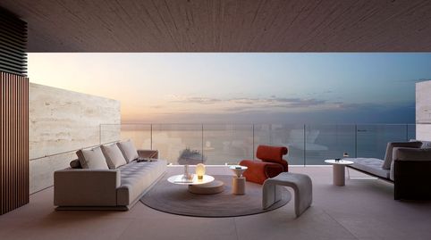 LUJOSO ÁTICO FRENTE AL MAR CON VISTAS PANORÁMICAS Y SOLARIUM PRIVADO EN MANILVA