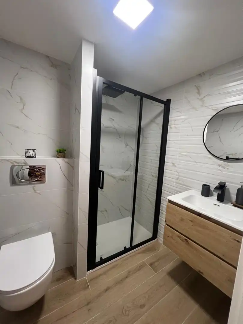 Bathroom of Flat for sale in  Logroño  with Heating, Furnished and Balcony