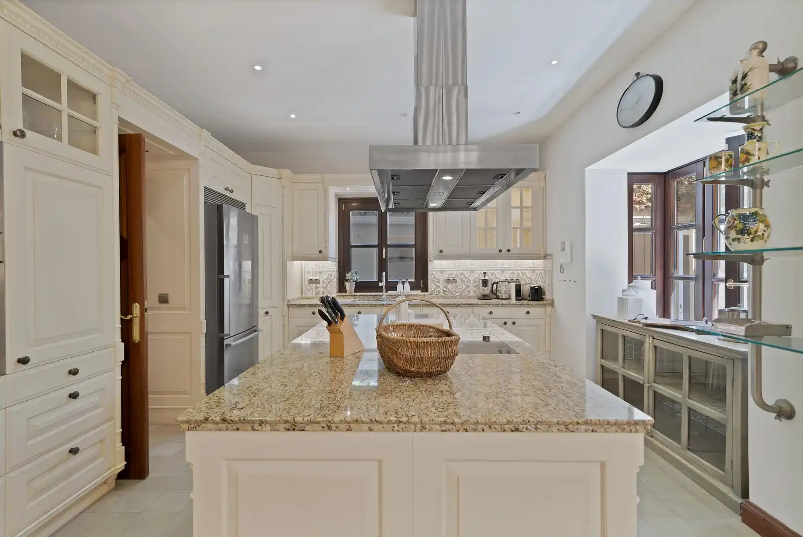 Cocina de Casa o chalet en venta en Marbella con Calefacción, Jardín privado y Terraza