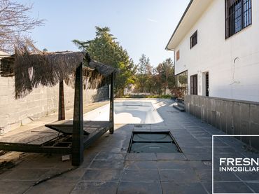 Xalet amb piscina en venda a Calle Vereda de los Sastres