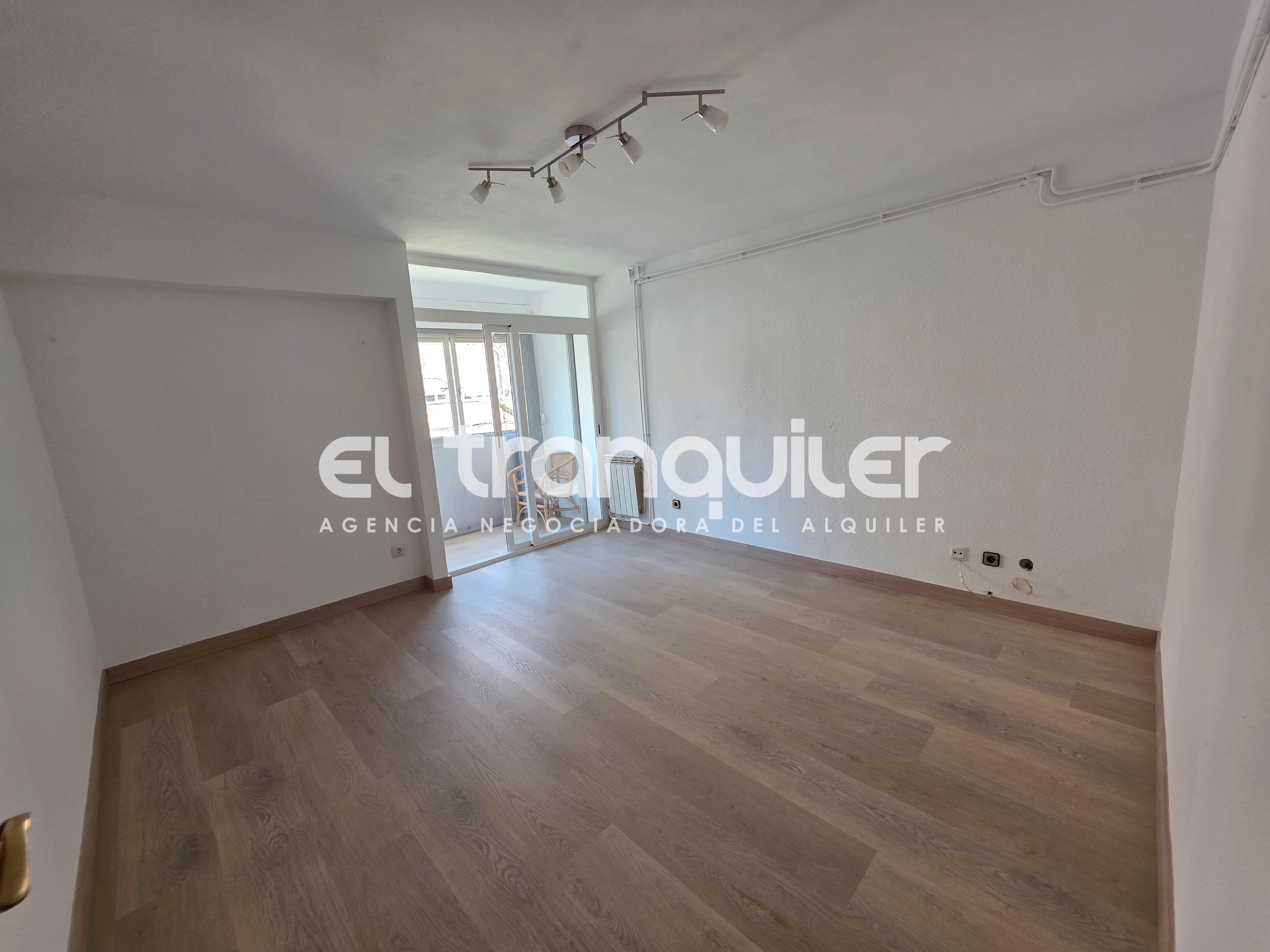 Sala d'estar de Pis de lloguer en  Madrid Capital amb Terrassa i Rentadora